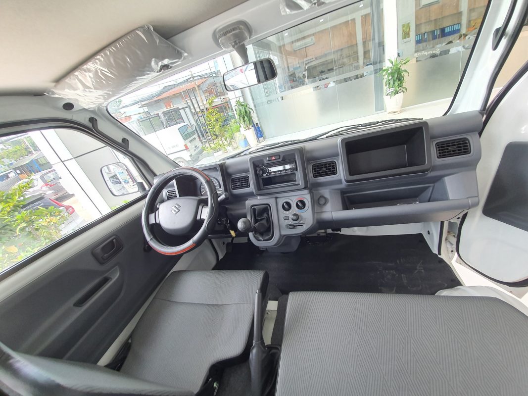 nội thất xe tải đông lạnh suzuki 500kg composite (32)